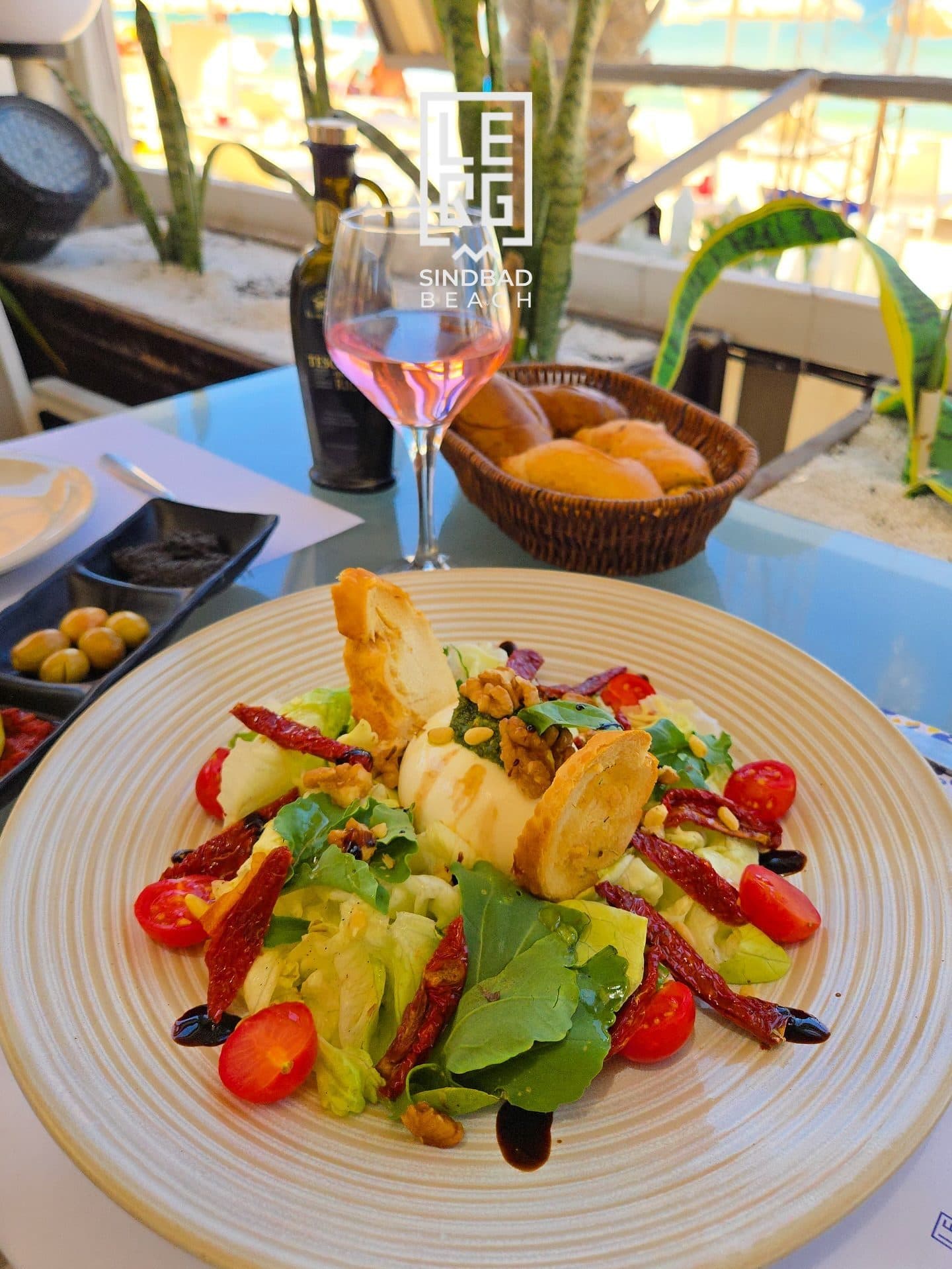 Le QG — Beach Lounge · Front de mer · Club
