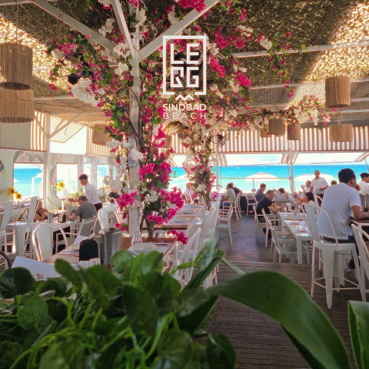 Le QG — Beach Lounge · Front de mer · Club
