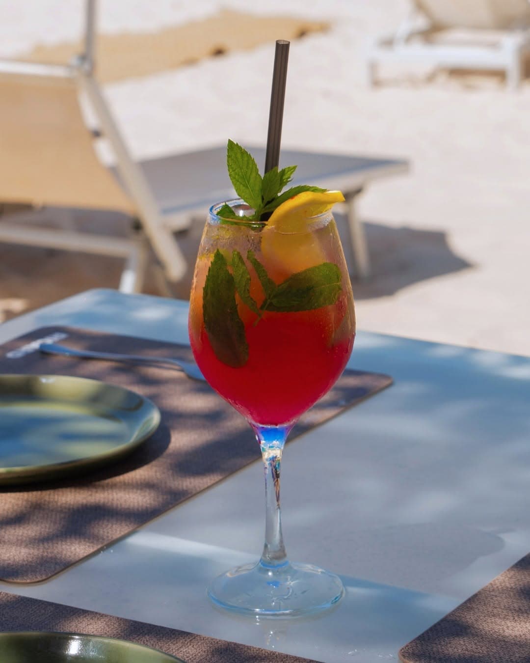 Le QG — Beach Lounge · Front de mer · Club