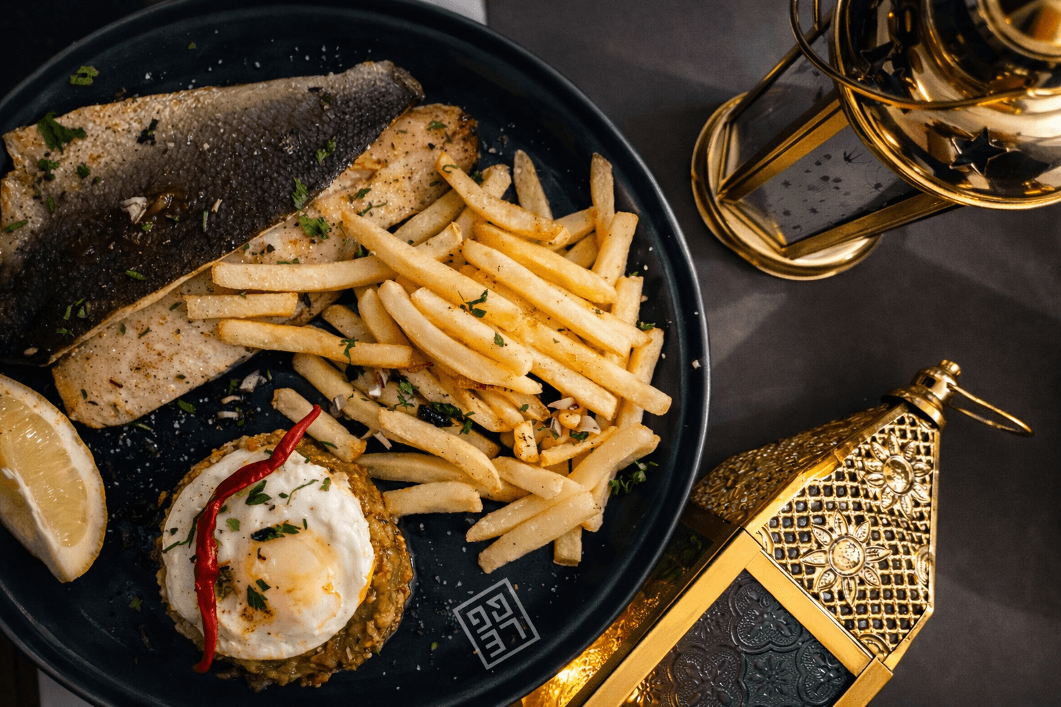Le QG — Beach Lounge · Front de mer · Club