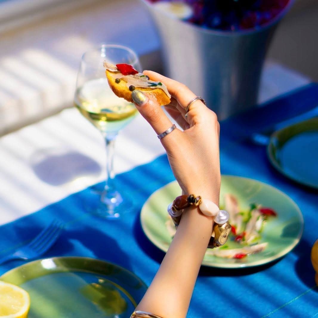 Le QG — Beach Lounge · Front de mer · Club